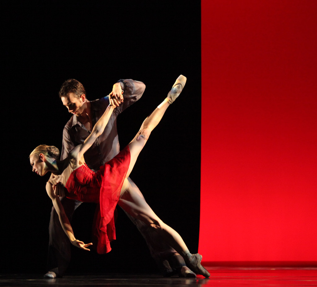 Atlanta Ballet in "Home in 7". Dancers: Christian Clark and Christin Winkler. Photo by Charlie McCullers, courtesy of Atlanta Ballet.